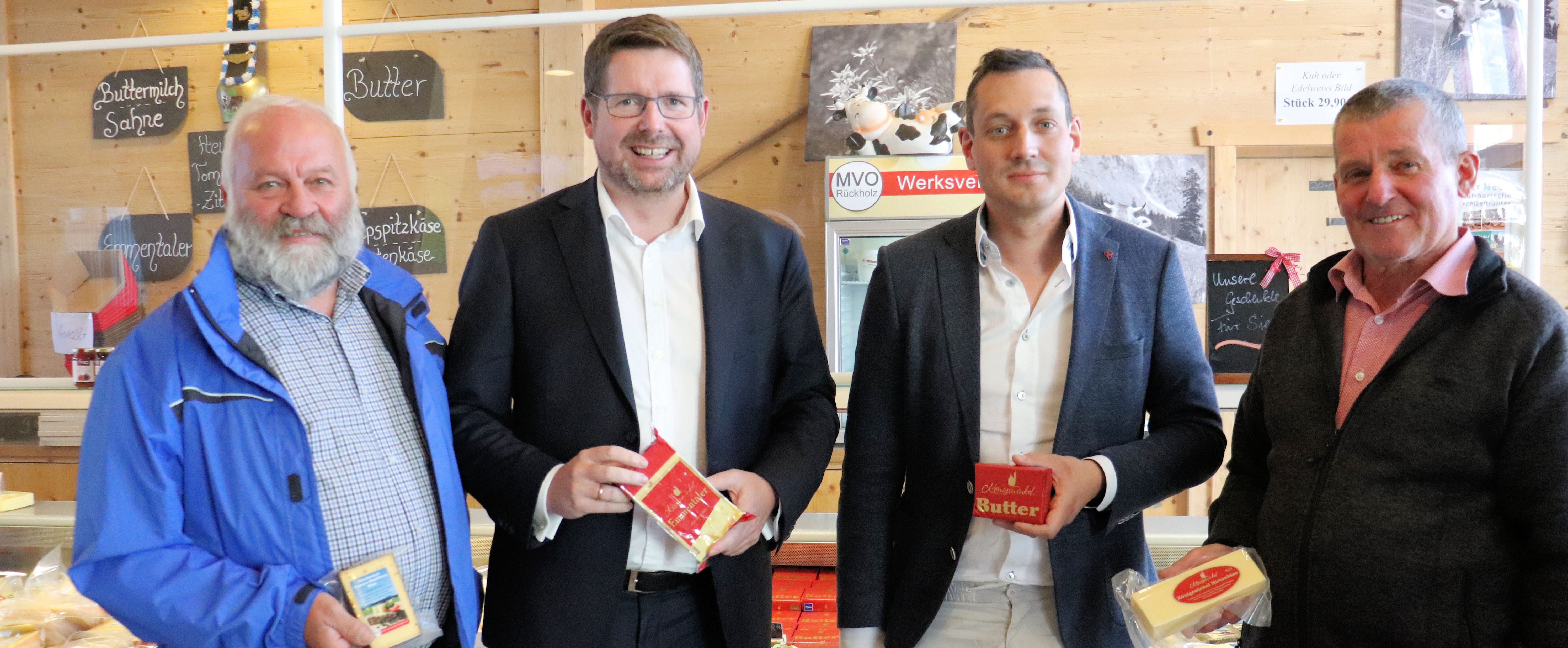 Stephan Stracke (2.v.l.) tauschte sich im Rahmen eines Unternehmensbesuchs bei der MVO mit Peter Dopfer, Fabian Schmöger und Andreas Haslach (von links) aus.