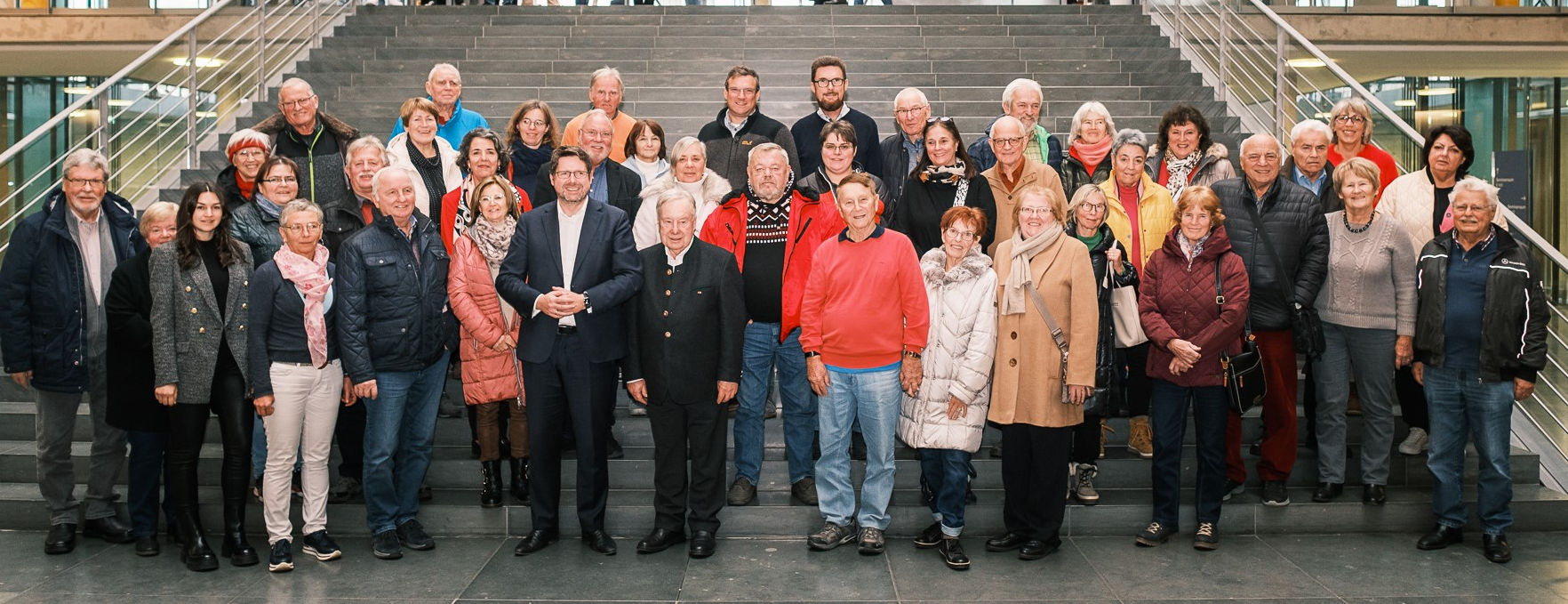 Zum Abschluss gab es das gemeinsame Gruppenfoto als Erinnerung an vier spannende Tage im politischen Berlin.   Bildquelle: Bundesregierung/StadtLandMensch-Fotografie