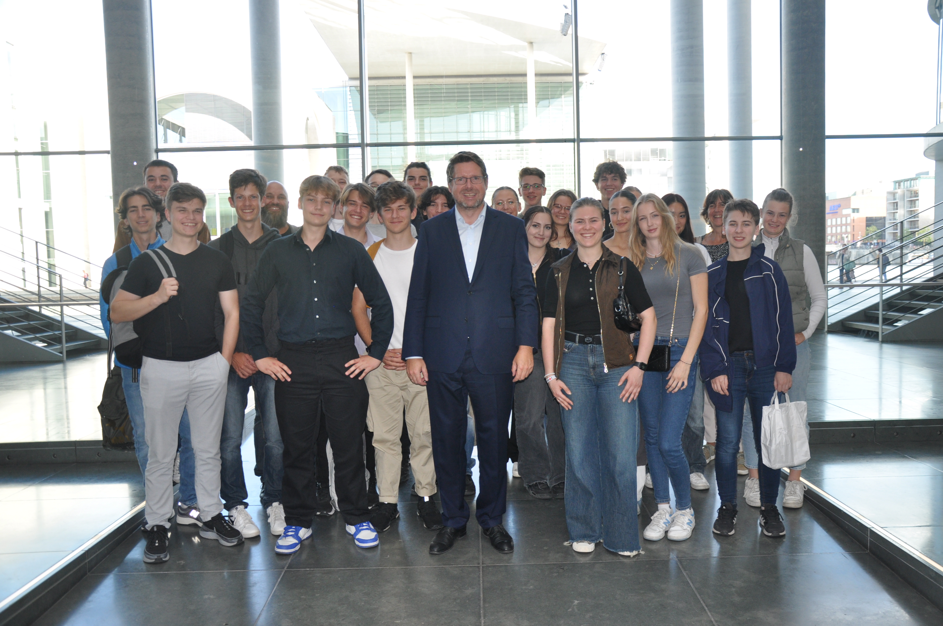 Schülerinnen und Schüler des Gymnasiums Füssen zu Besuch im Deutschen Bundestag 
